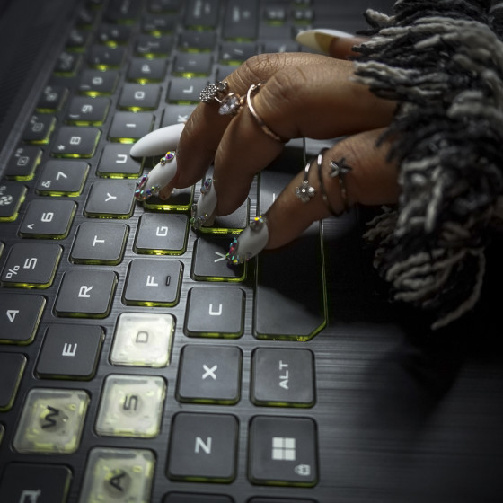 Reusable Medium Acrylic False Fake Nails White Color - 24 Pcs